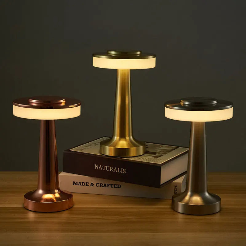 Lámpara Retro LED Dorada – Luz Ambiental Regulable para Dormitorio y Restaurante