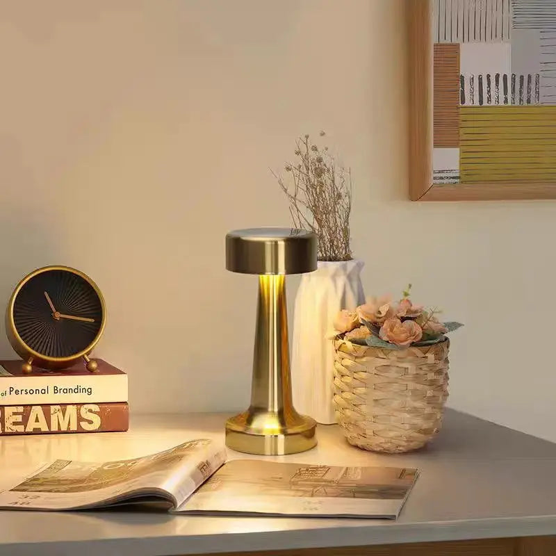 Lámpara Retro LED Dorada – Luz Ambiental Regulable para Dormitorio y Restaurante